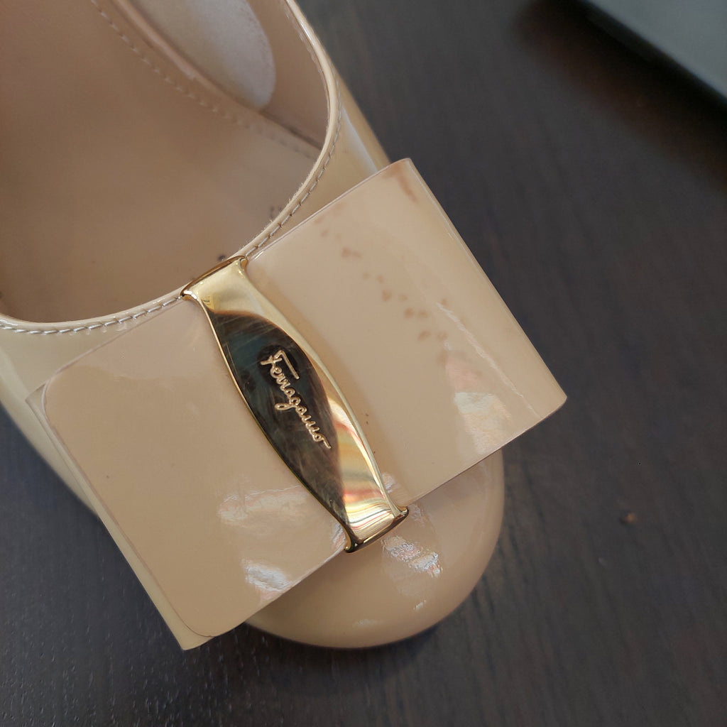 Salvatore Ferragamo Light Tan Bow Block-heel Pumps | Pre Loved |