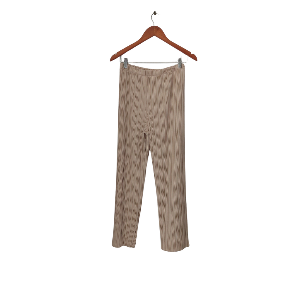 Uniqlo Beige Pleated Stretchable Pants | Brand New |