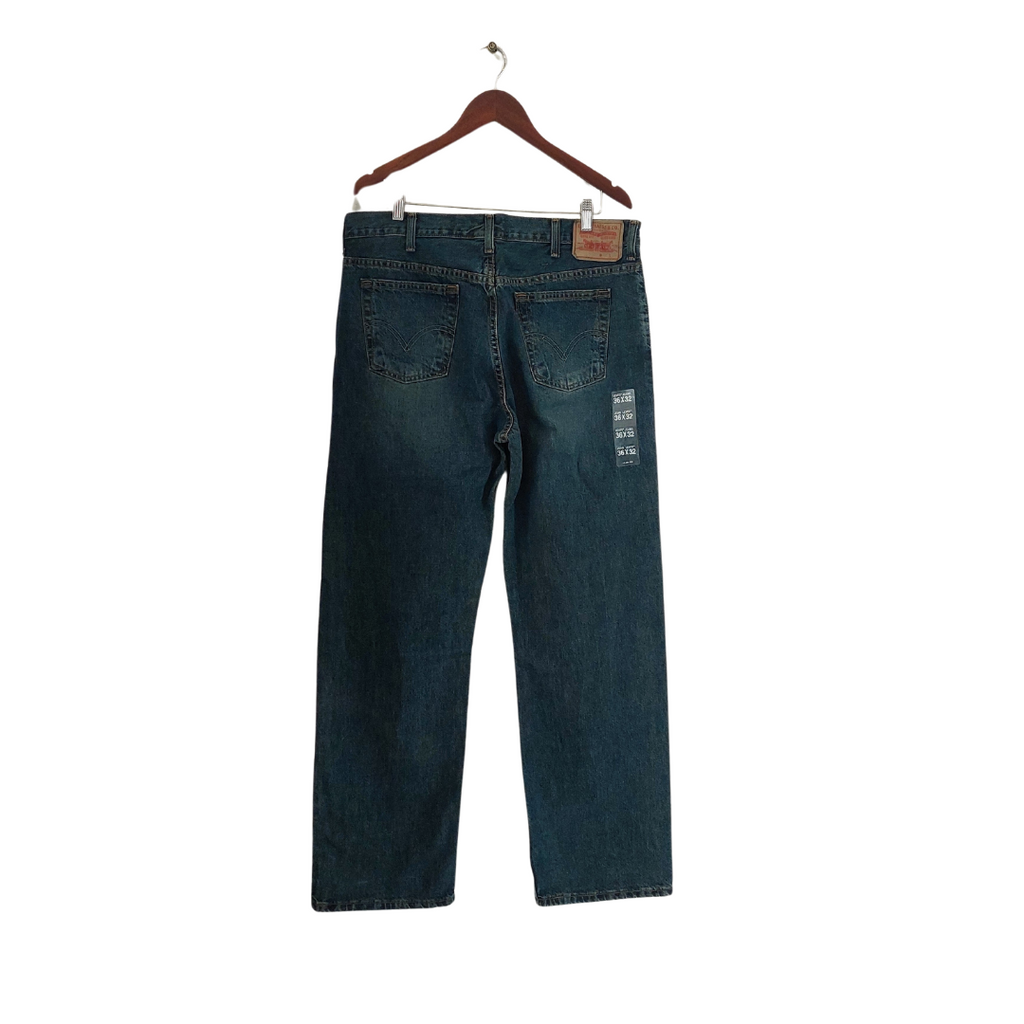 LEVIS Men's Blue Denim Relaxed Straight Jeans | Gently Used |