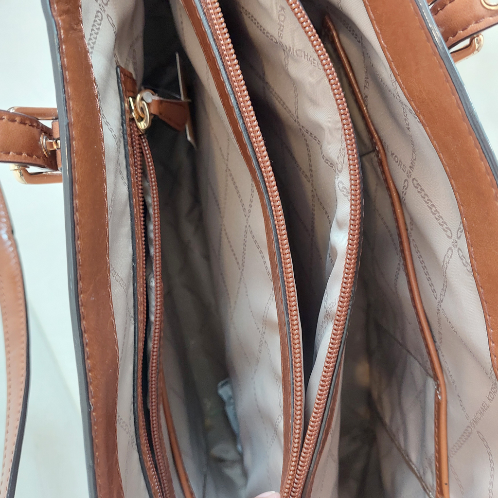 Michael Kors Tan VOYAGER Textured Tote Bag | Brand New |