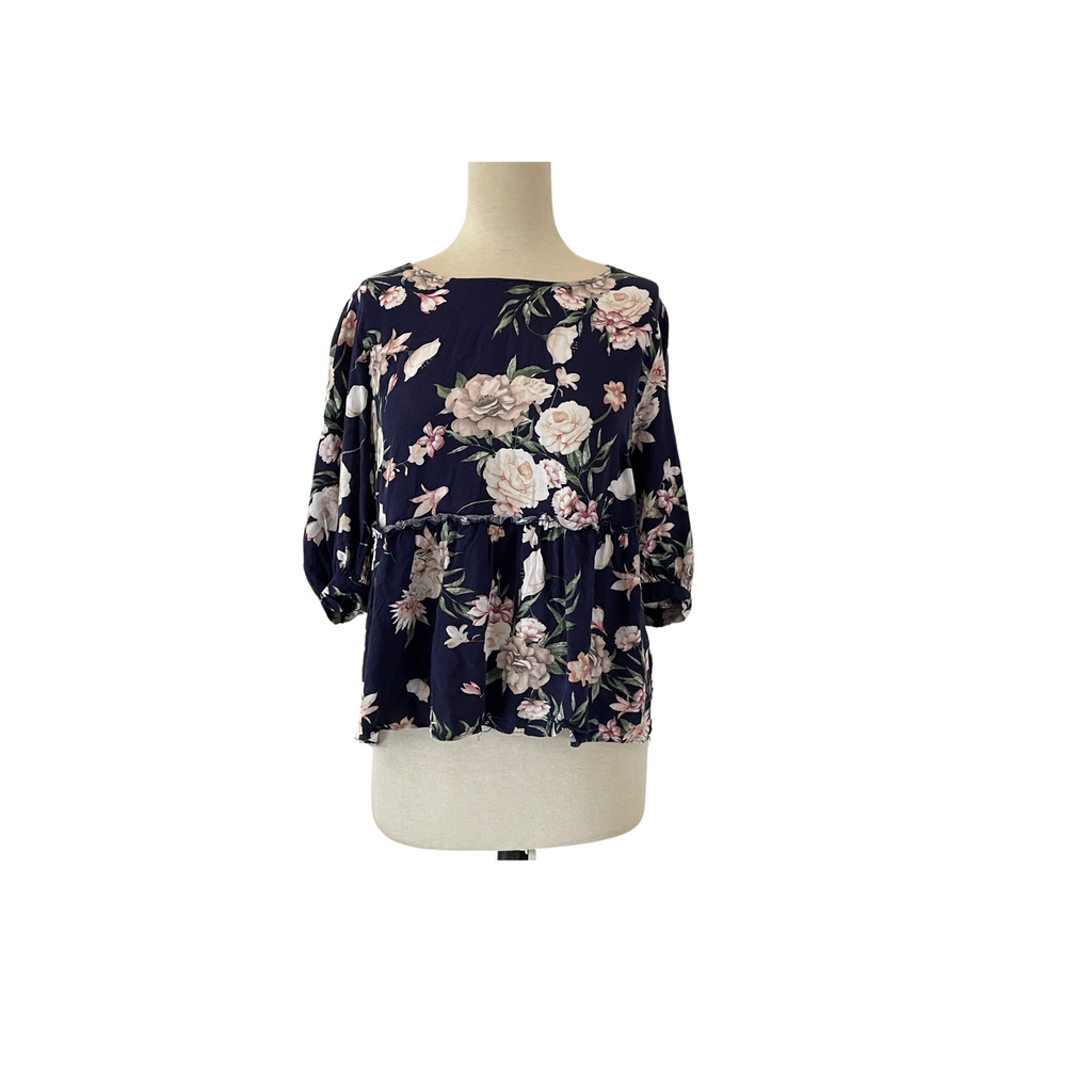 Suzy Shier Navy Floral Printed Blouse | Like New | | Secret Stash