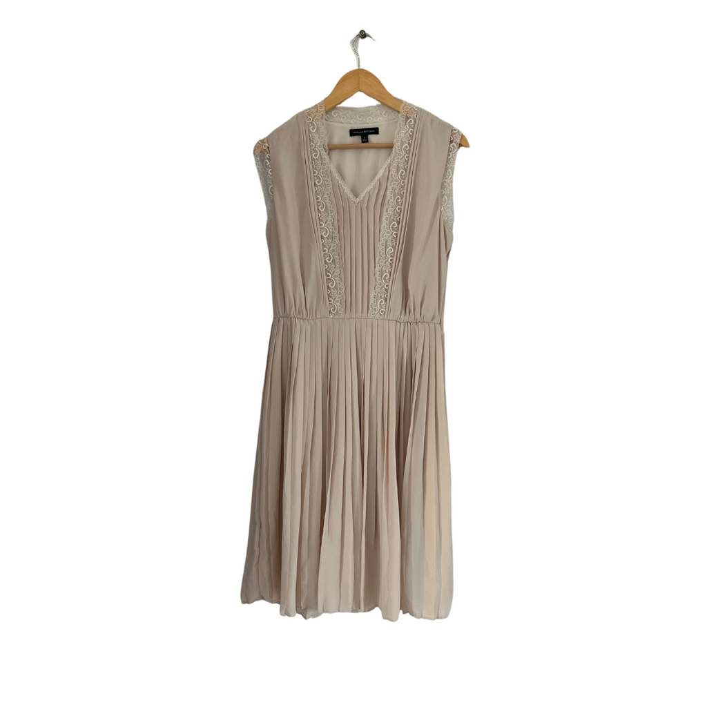 Banana Republic Beige Lace Pleated Sleeveless Knee-length Dress | Gently Used |