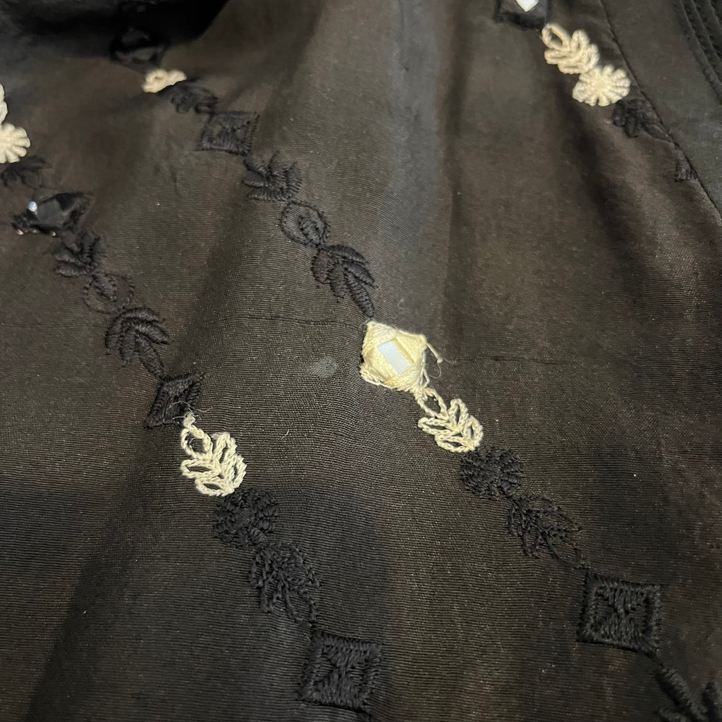 Miraka Black & White Embroidered Kurta | Pre Loved |