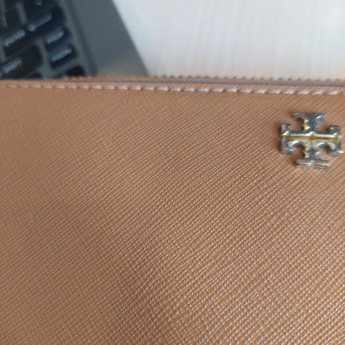 Tory Burch Tan Large Ziparound Wallet | Pre Loved |