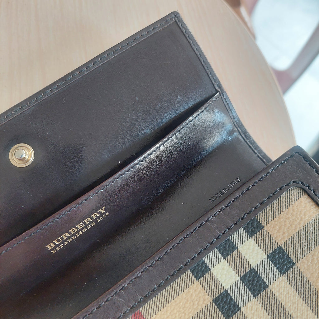 Burberry Signature Haymarket Check Large Travel Wallet | Pre Loved |