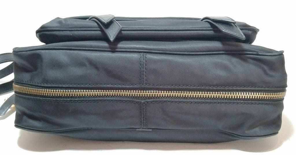 Marc Jacobs Black Zip That Mini Messenger Bag