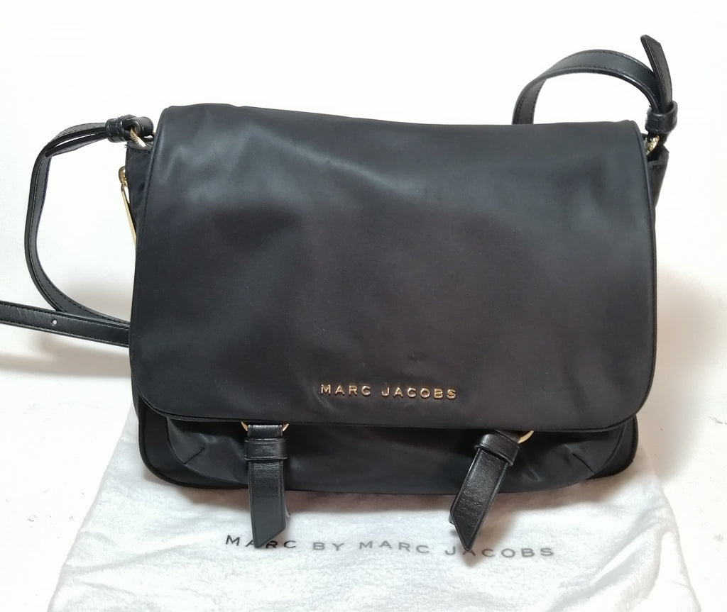 Marc Jacobs Black Zip That Mini Messenger Bag